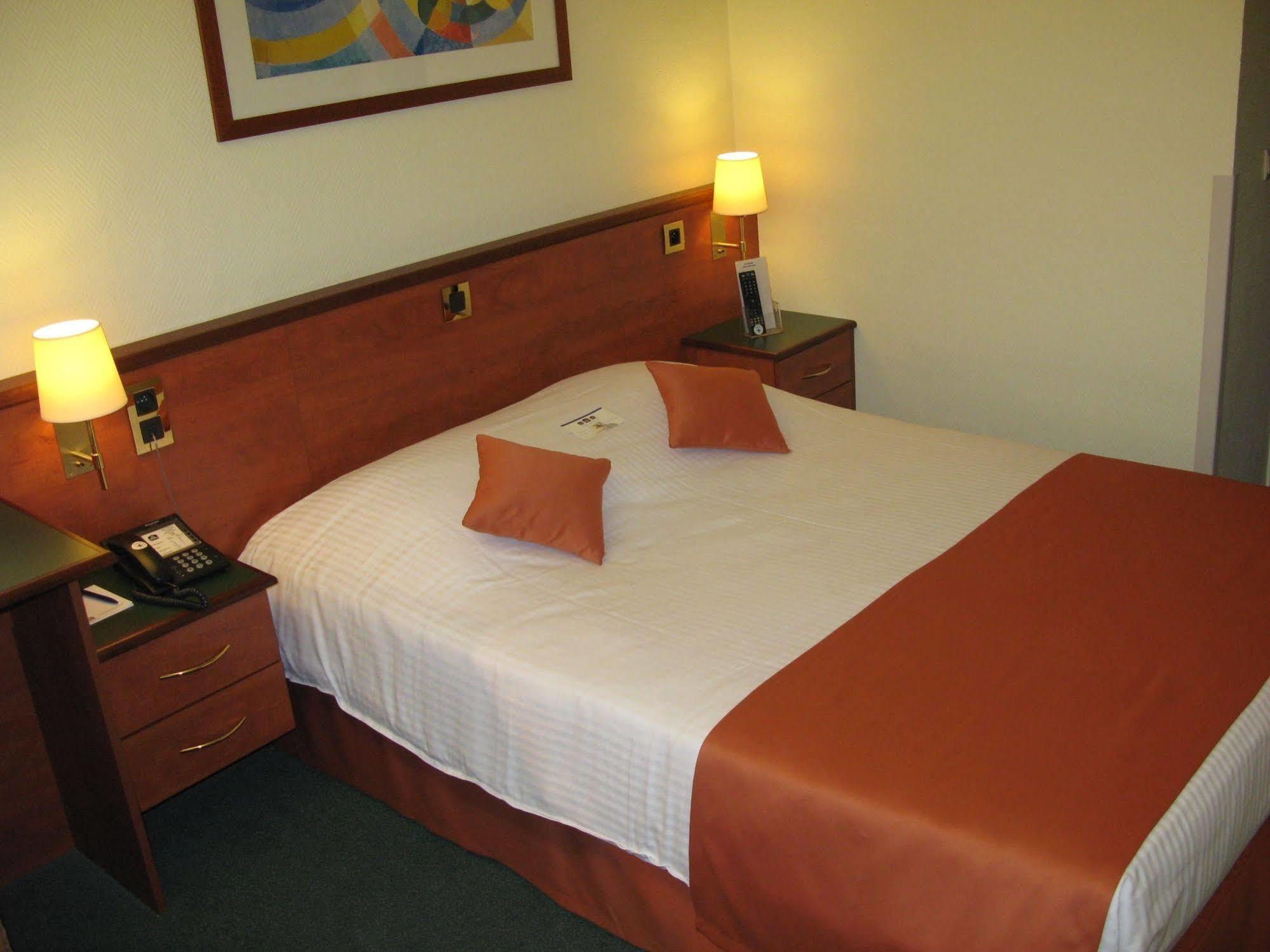 Saint-Gilles Hotel Best Western County House מראה חיצוני תמונה