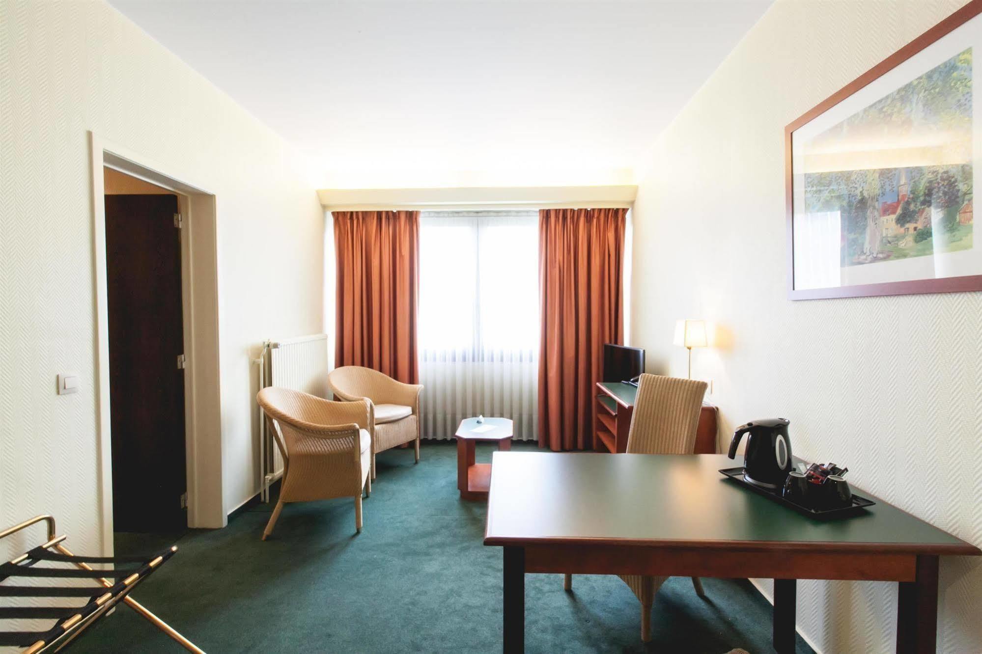 Saint-Gilles Hotel Best Western County House מראה חיצוני תמונה